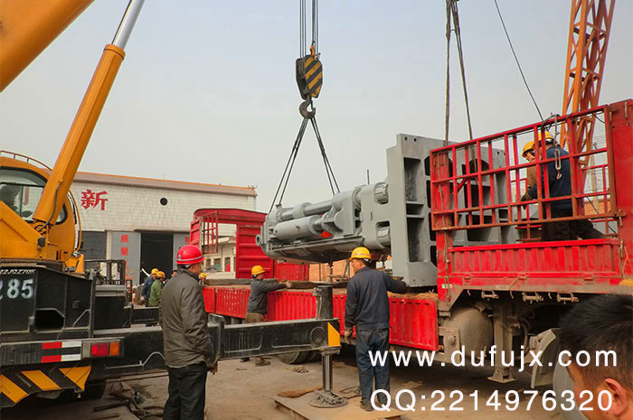 1200噸全自動(dòng)液壓磚機