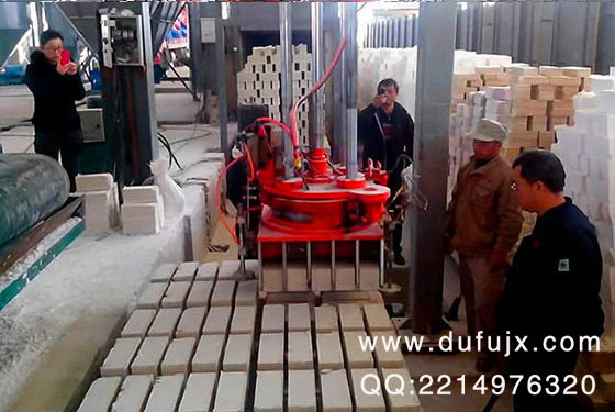 全自動(dòng)耐火磚機