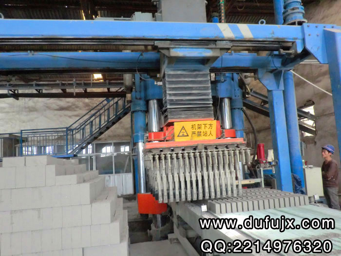全自動(dòng)液壓磚機