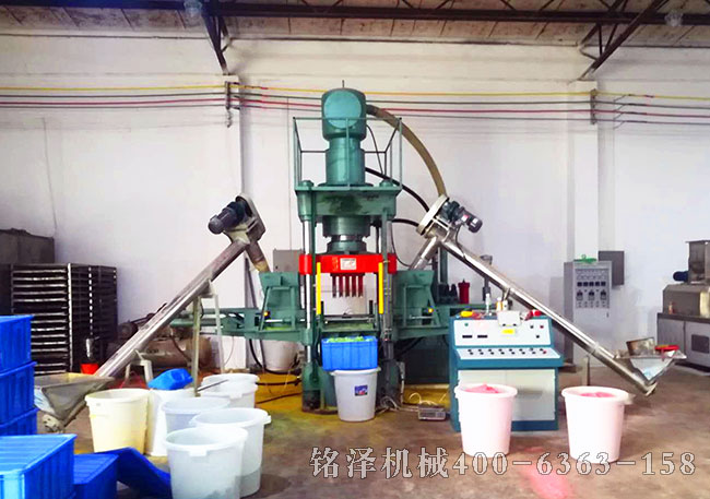 200噸魚(yú)餌壓塊機