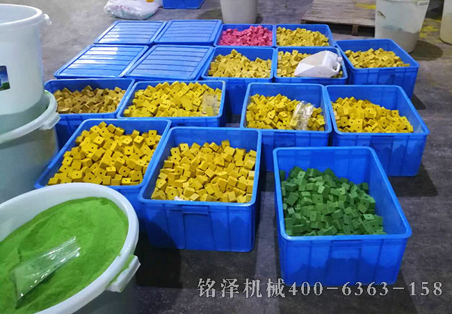 200噸魚(yú)餌壓塊機